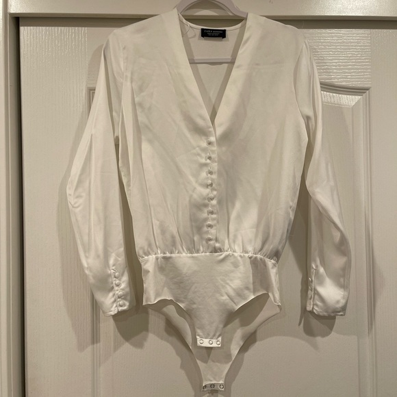 ZARA White Satin V Neck Long Sleeve Blouse Bodysuit EUC - Picture 2 of 5